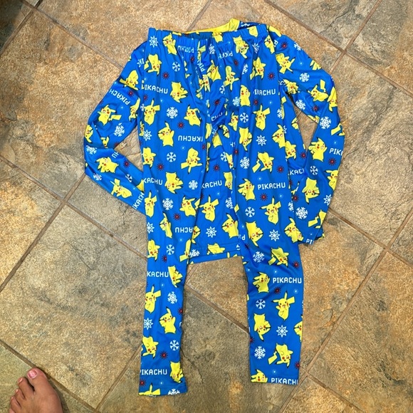 Pikachu Cuddl Duds - Picture 7 of 7